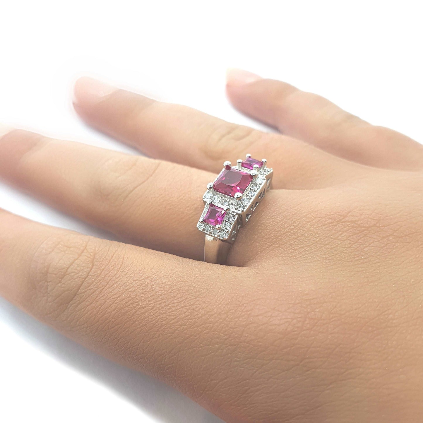 Petunia Ring Ruby Hand