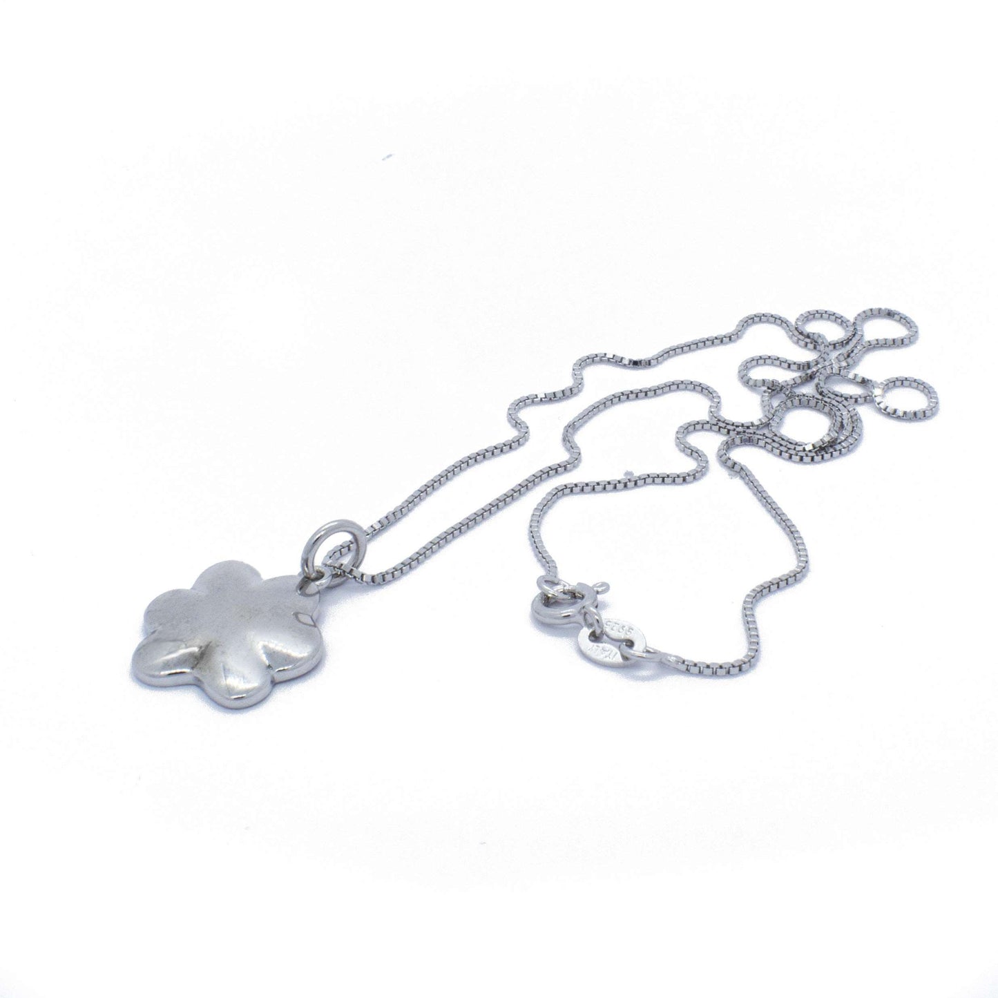 Petunia silver necklace